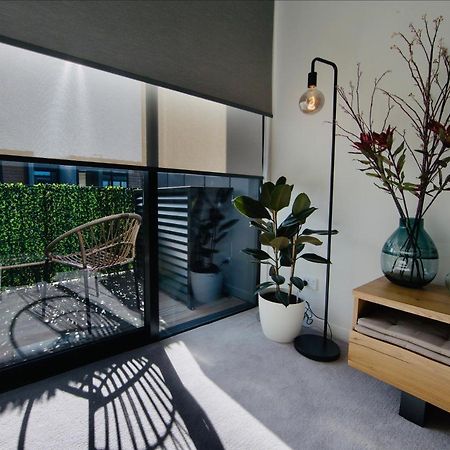 Funk In The City - Luxury Laneway Apartment With Single Garage ไครสต์เชิร์ช ภายนอก รูปภาพ