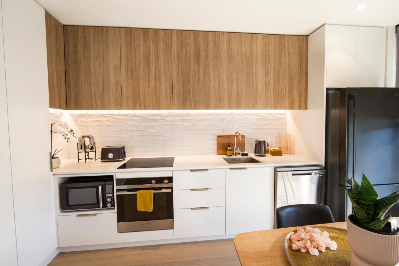 Funk In The City - Luxury Laneway Apartment With Single Garage ไครสต์เชิร์ช ภายนอก รูปภาพ