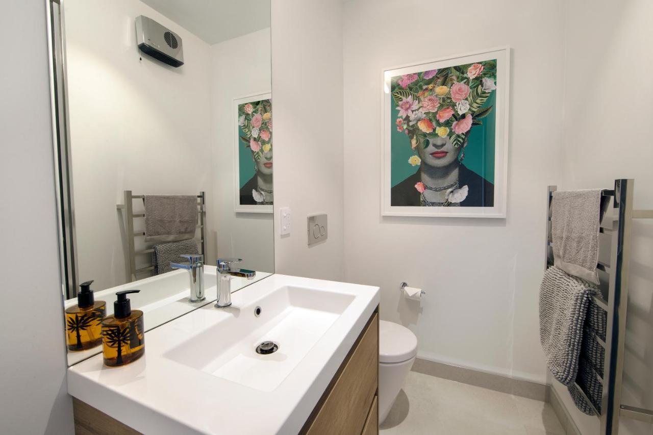Funk In The City - Luxury Laneway Apartment With Single Garage ไครสต์เชิร์ช ภายนอก รูปภาพ